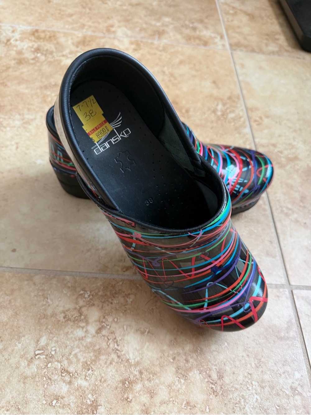 Dansko Womens Black Multi-Color Patterned Clogs size 38 - Picture 3 of 6